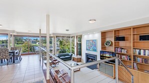 Interior - Shearwater Riverview Apartment (Port Fairy)