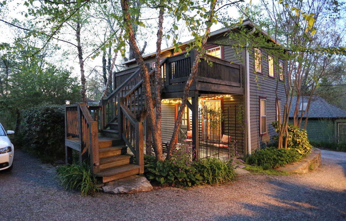 Montford Historic District, on quiet alley, 5 min walk to Downtown, 30 day min