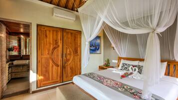 3 bedrooms, in-room safe, iron/ironing board, free WiFi