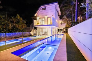 屋外プール、温水プール