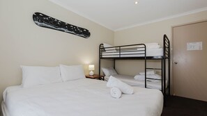 3 bedrooms, free WiFi, bed sheets