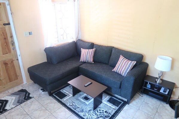 Apartment, Multiple Beds, Ensuite | Living room