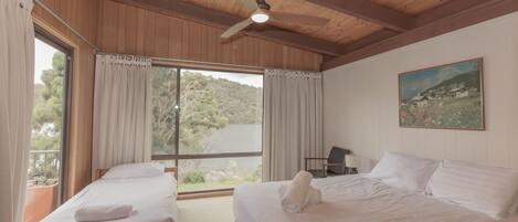 2 bedrooms, bed sheets