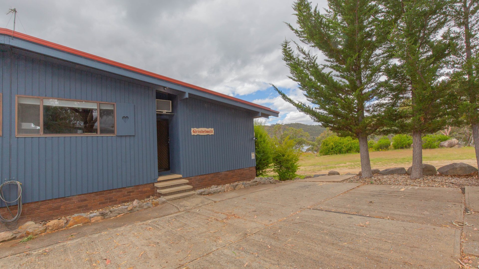 Grindelwald - 1/39 Townsend Street — image 3