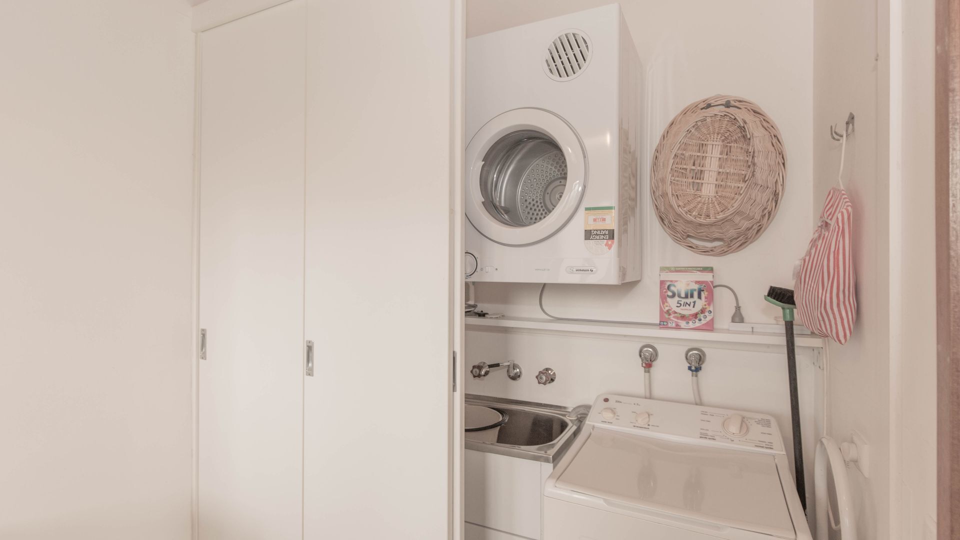 Grindelwald - 1/39 Townsend Street — image 2