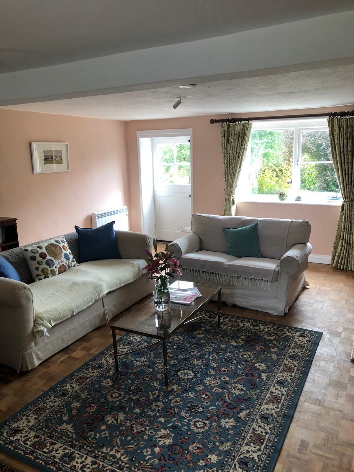 Delightful light and spacious character stone cottage near the Jurassic coast