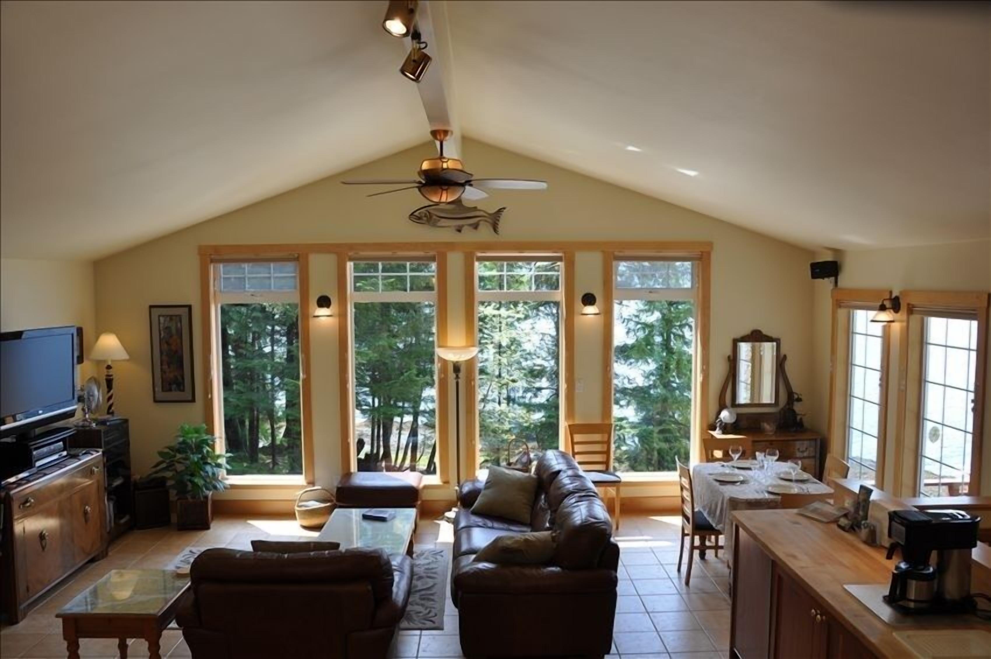 Hidden Cove Beach House- Ketchikan's Premiere Vacation Rental!