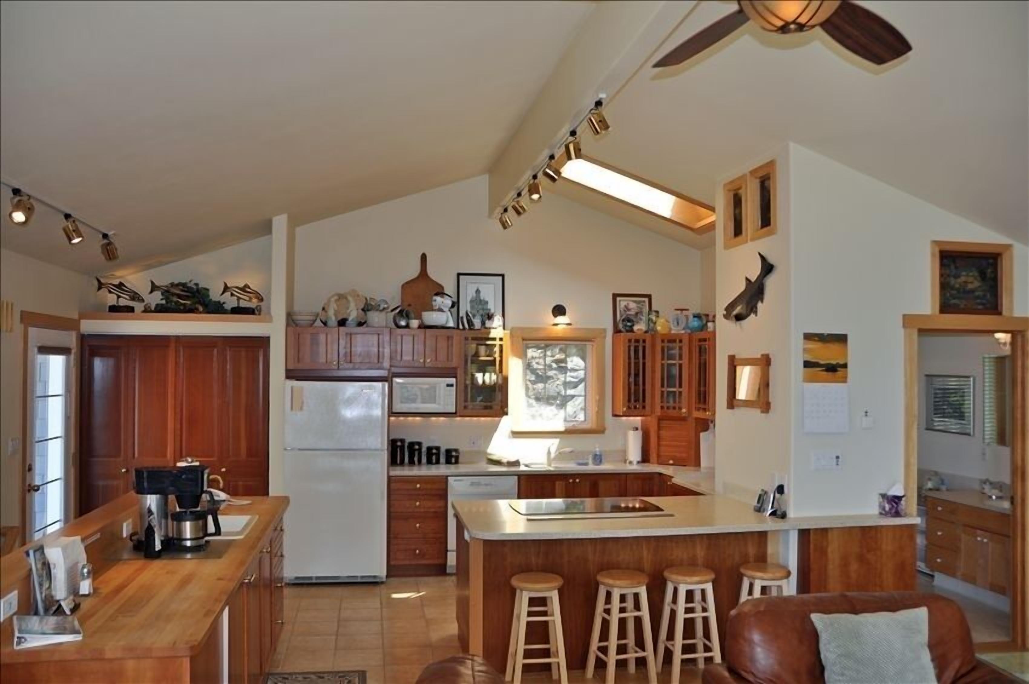 Hidden Cove Beach House- Ketchikan's Premiere Vacation Rental!