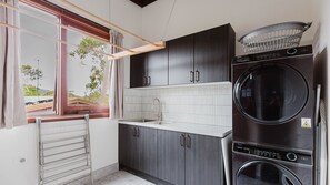 Interior - The Lakefront - 2/69 Townsend Street (Jindabyne)