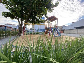 室外兒童遊樂區