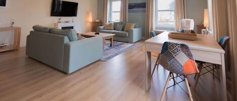 Télévision, cheminée