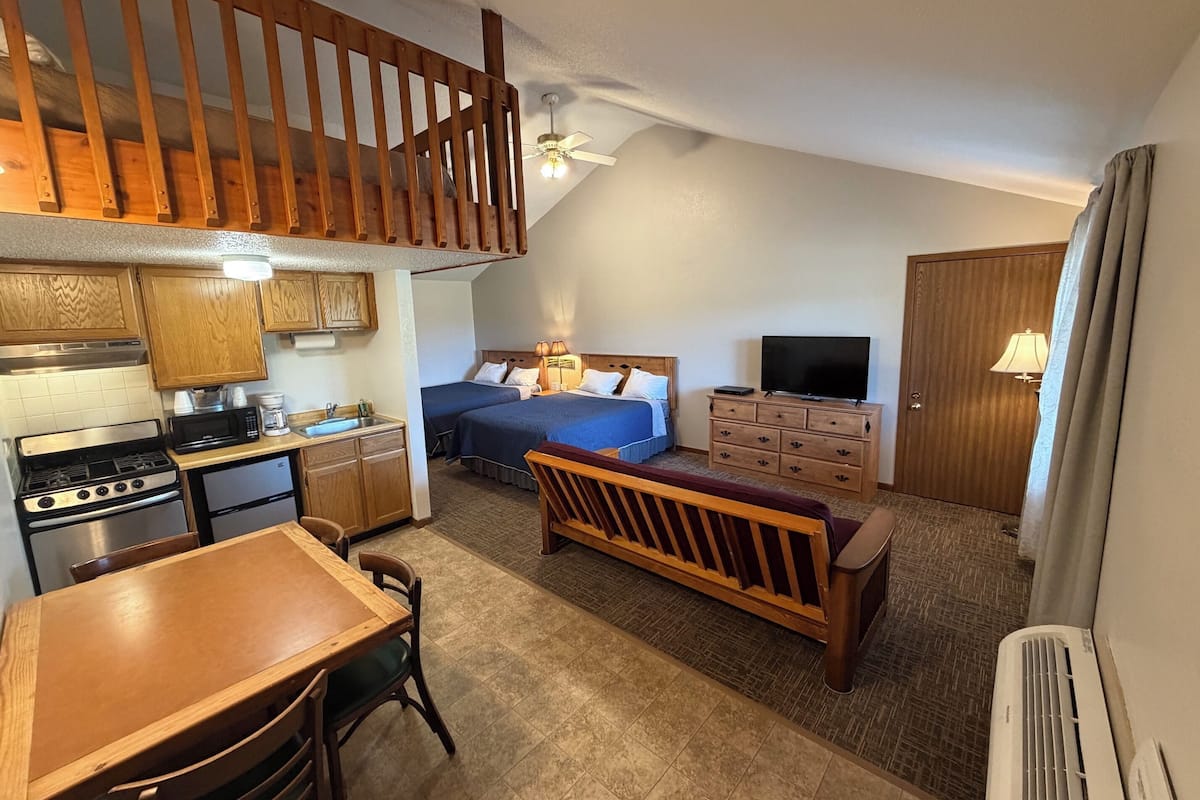 Family Studio Suite, Multiple Beds, Non Smoking, Hill View