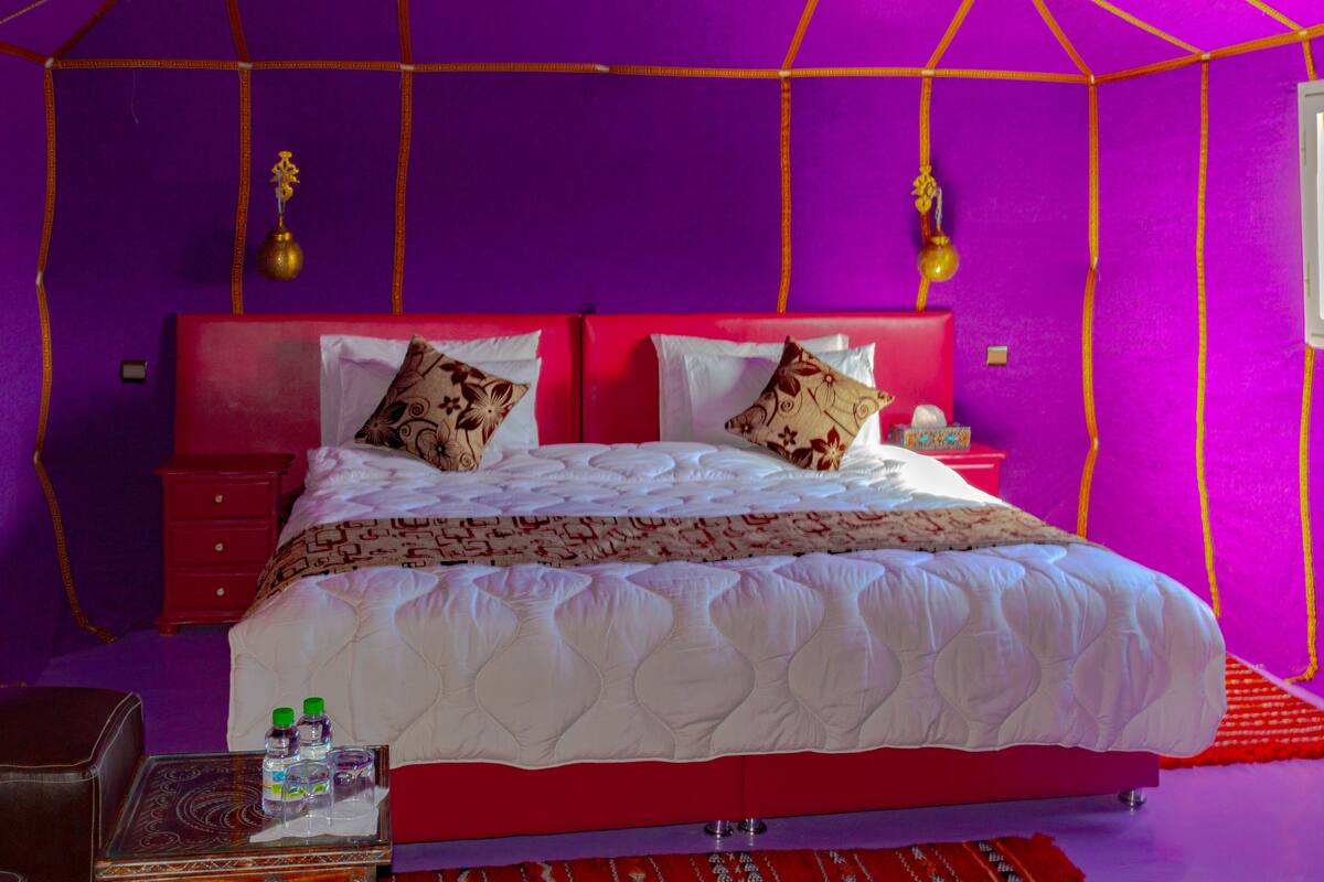 Cribs/infant beds, rollaway beds, free WiFi