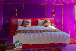 Cots/infant beds, rollaway beds, free WiFi