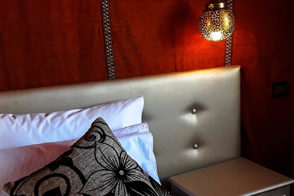 Cribs/infant beds, rollaway beds, free WiFi