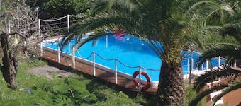 Country house in the hills 8 km from St. Benedict of T. Mediterranean Atmosphere