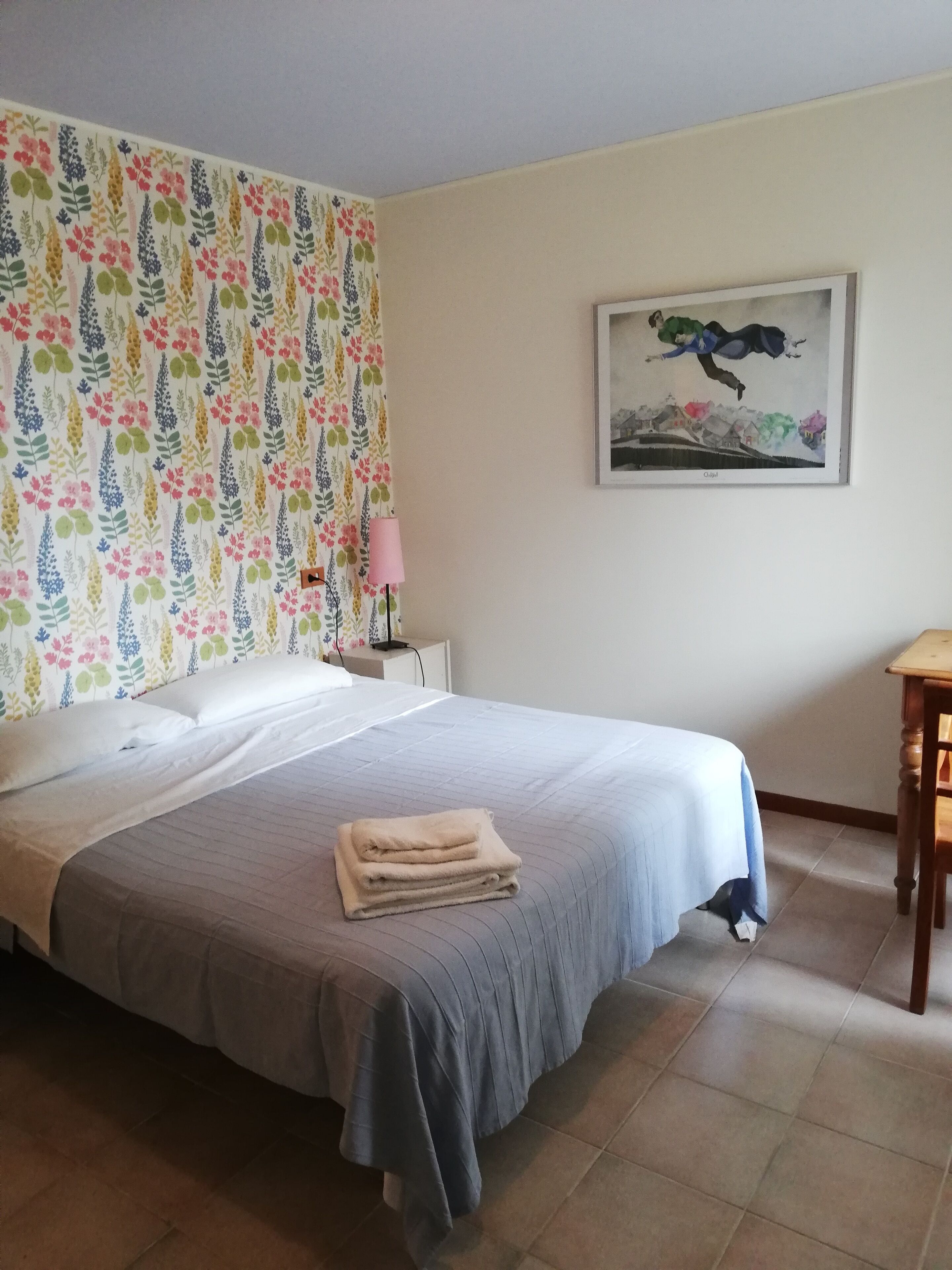 4 bedrooms, desk, iron/ironing board, free WiFi