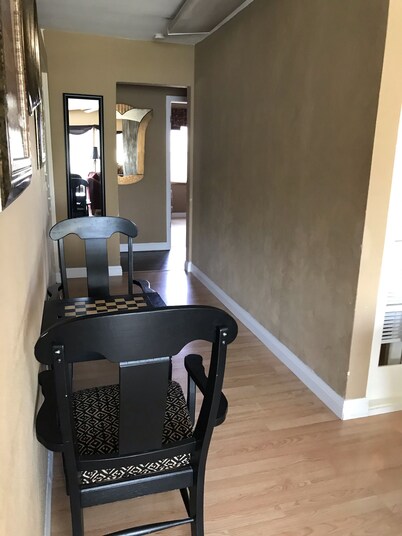 Large Villa Ste A,  1 Mile to Six Flags & Hidden Valley!