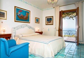 5 bedrooms, WiFi, bed sheets