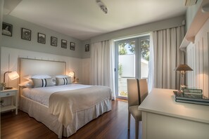 4 bedrooms, in-room safe, soundproofing, travel crib