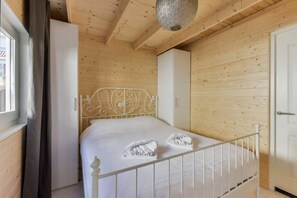 1 quarto, berço de viagem, Wi-Fi, roupa de cama