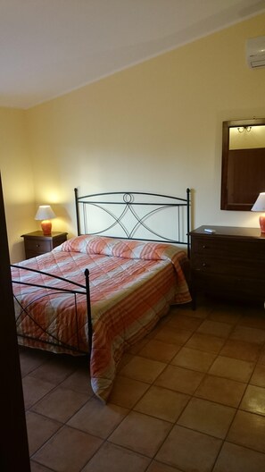 3 bedrooms, iron/ironing board, travel cot, free WiFi