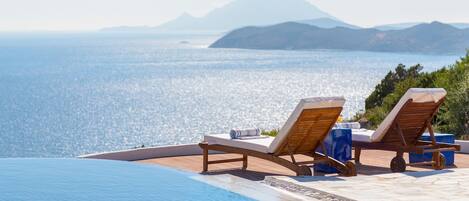 حمّام سباحة خارجي