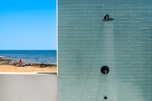 Beach - Villa Fresca - sea front villa (Calabernardo)