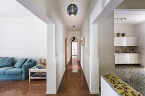 Interior - Villa Fresca - sea front villa (Calabernardo)