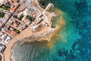 Beach - Villa Fresca - sea front villa (Calabernardo)