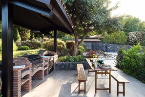 Outdoor dining - Villa Granvia - Private villa with pool in Sicily (Trecastagni)