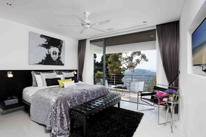 6 bedrooms, desk, iron/ironing board, free WiFi