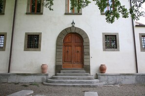 Exterior detail - Il Nibbio, an ancient villa in the heart of Tuscany (Reggello)