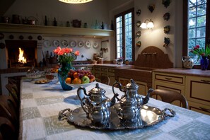 Dining - Il Nibbio, an ancient villa in the heart of Tuscany (Reggello)