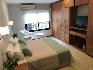 Departamento urbano, 2 habitaciones, balcón, vista a la ciudad (ORQUIDEA) | Caja de seguridad en la habitación y decoración personalizada 