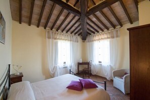 7 habitaciones, cuna de viaje, wifi y ropa de cama 