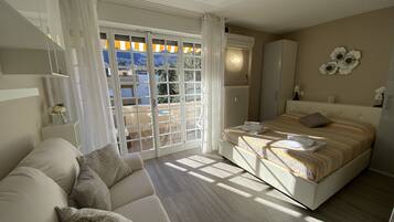 Fer et planche Ă repasser, Wi-Fi, draps fournis