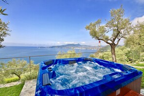 Idromassaggio all'aperto