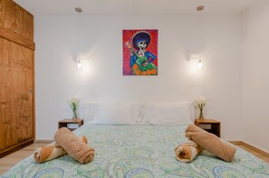 City Apartment, 1 King Bed with Sofa bed, Non Smoking, City View