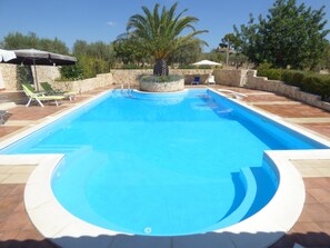 Pool - Villa Albero Limone Luxury 3 bedroom 4 bathooms farmhouse private pool and wif (Chiaramonte Gulfi)