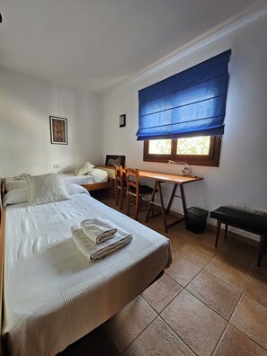 6 bedrooms, in-room safe, iron/ironing board, WiFi