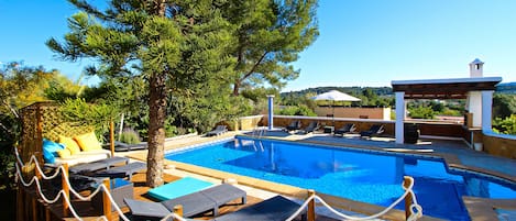 Utomhuspool