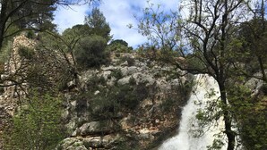 A natural landscape with a waterfall, rocky terrain, and trees. - Villa w/Lg Private Pool In Beautiful Languedoc-Roussillon Countryside-WiFi (Durban-Corbières)