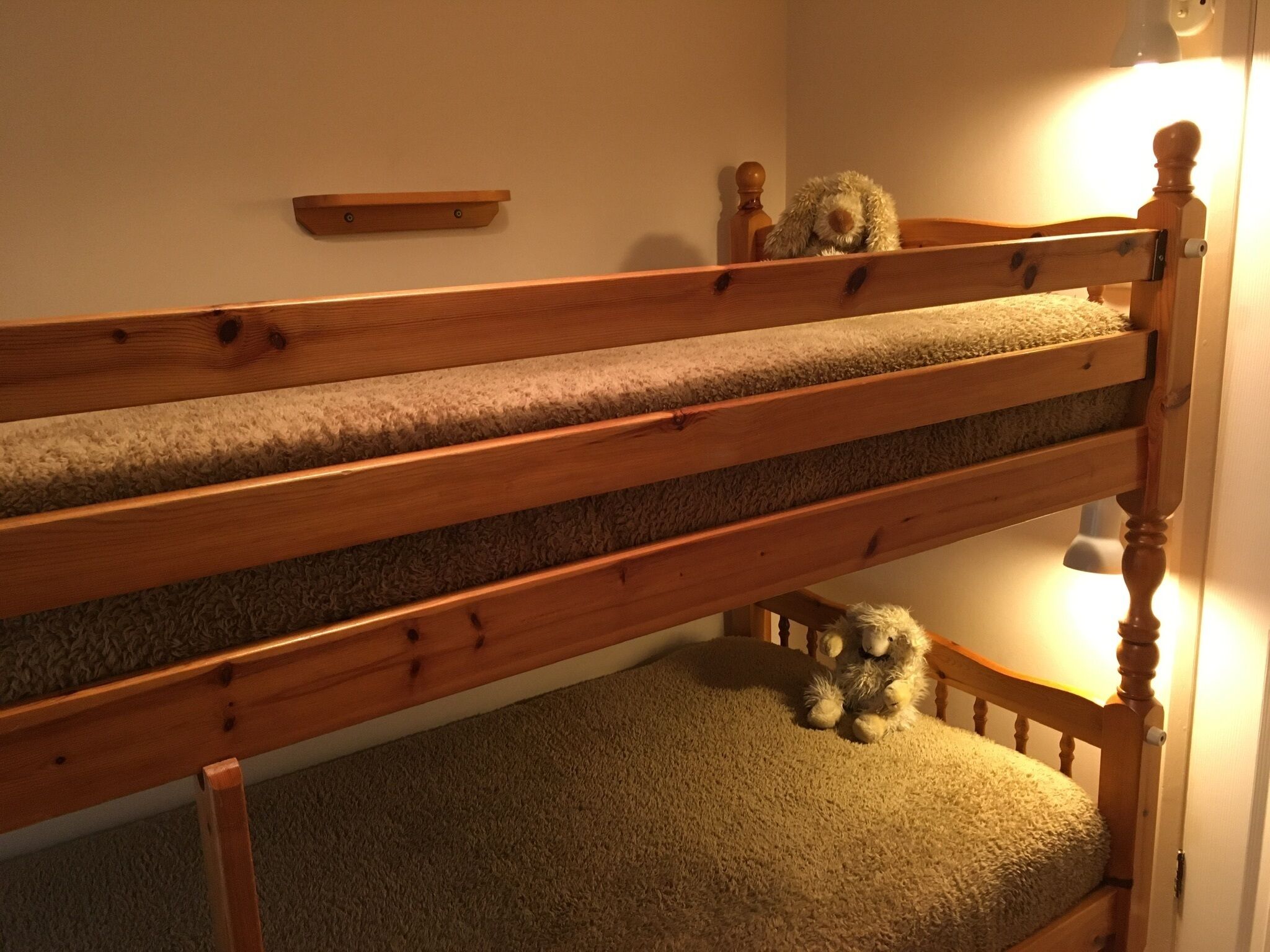 Surrounded by meadows, super views, log fire, great walking!  Alton Towers 12km