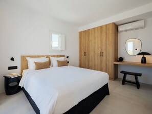 7 bedrooms, in-room safe, desk, laptop workspace
