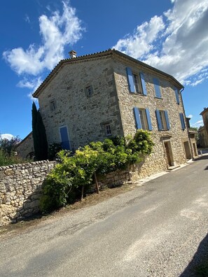 Exterior - Mas de la Chapelle ~ Stone Maison de Maitre with a Heated Private Pool (Garrigues-Sainte-Eulalie)