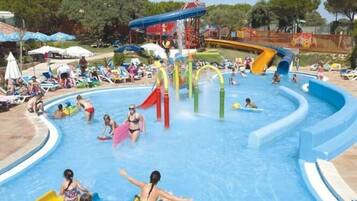 Piscine couverte, piscine extérieure