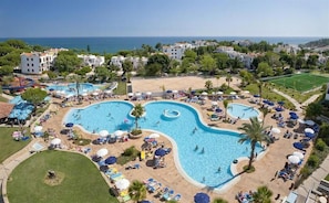 Piscine couverte, piscine extérieure