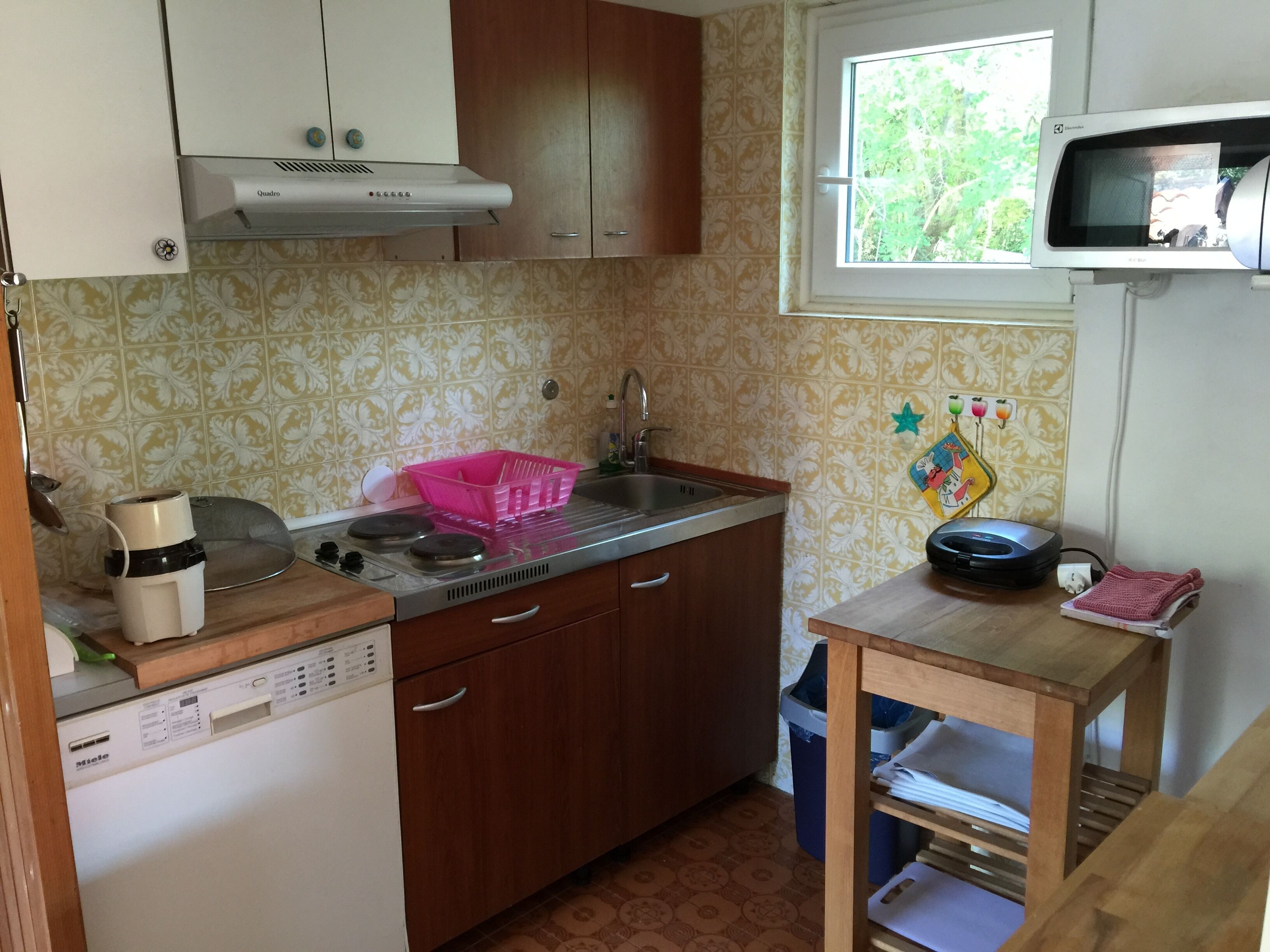 Charming Little Villa 20 Meters from the Sea