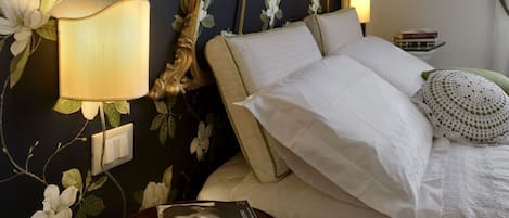 1 bedroom, desk, WiFi, bed sheets